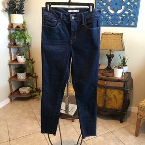 Levi 720 High Rise Super Skinny Jeans - Sz: 29
